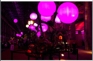 كريستال ملون يقود سيلينج ضوء بالون قابل للنفخ ل حدث تجاريّ