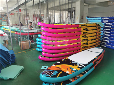 365lbs قابل للنفخ SUP Board Water Sport Surf Stand Up Paddle Board حسب الطلب اللون