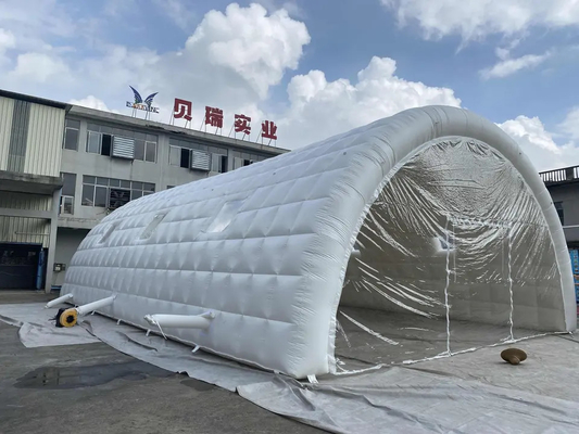 خيمة قابلة للنفخ لغسيل السيارات في الهواء الطلق كبيرة محمولة ضيقة للهواء لملعب كرة القدم