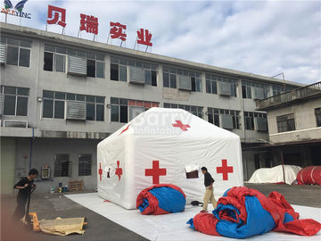 تعزيز الأبيض الأحمر الصليب في الهواء الطلق الطبية نفخ خيمة مع طباعة الشعار