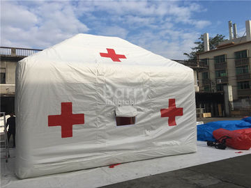 تعزيز الأبيض الأحمر الصليب في الهواء الطلق الطبية نفخ خيمة مع طباعة الشعار