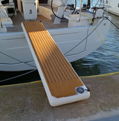 مواد DWF + EVA في الهواء الطلق المضغوطة Pontoon Gangway Jet Ski Platform Floating Docks