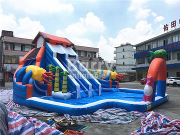 منزل على شكل منزلقة محمولة قابلة للنفخ الحديقة المائية Aquapark نفخ ملاهي مائية للأرض في الهواء الطلق
