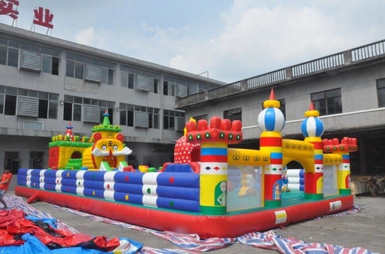 0.55mm PVC نفخ القفز البيت 30x10m كارتون موضوع نطاط القلعة